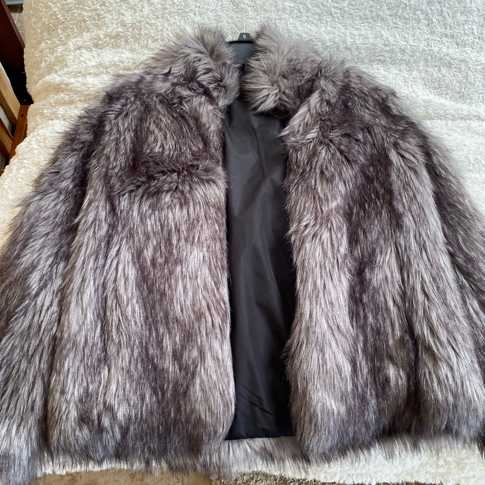 NWOT Faux fur coat